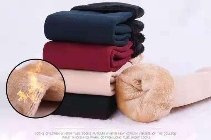 Pack%20of%2012%20(6%20Pairs)%20Women%20Velvet%20Fur%20Inside%20Winter%20Socks%20-%20Multicolor%20-%20Image%204