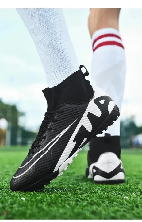 Futsal%20Shoes%20For%20Men%20With%20Grip%20Socks%20-%20Image%205