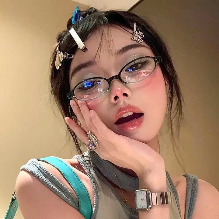 Vintage%20Small%20Frame%20Oval%20Gradient%20Glasses%20Frame%20Plain%20Flat%20Glasses%20Myopia%20Concave%20Shape%20Woman%20-%20Image%204