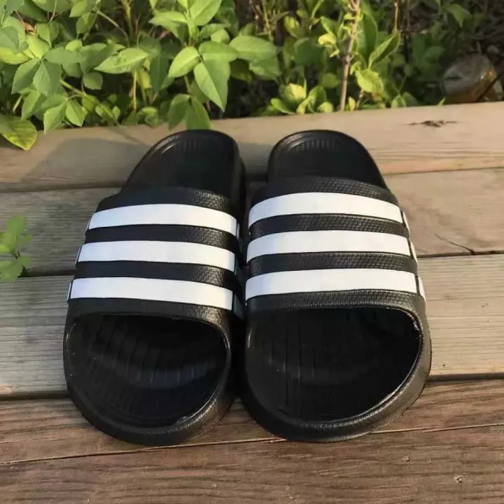 Evergreen%20House%20Slippers%20For%20Men%20-%20Image%203