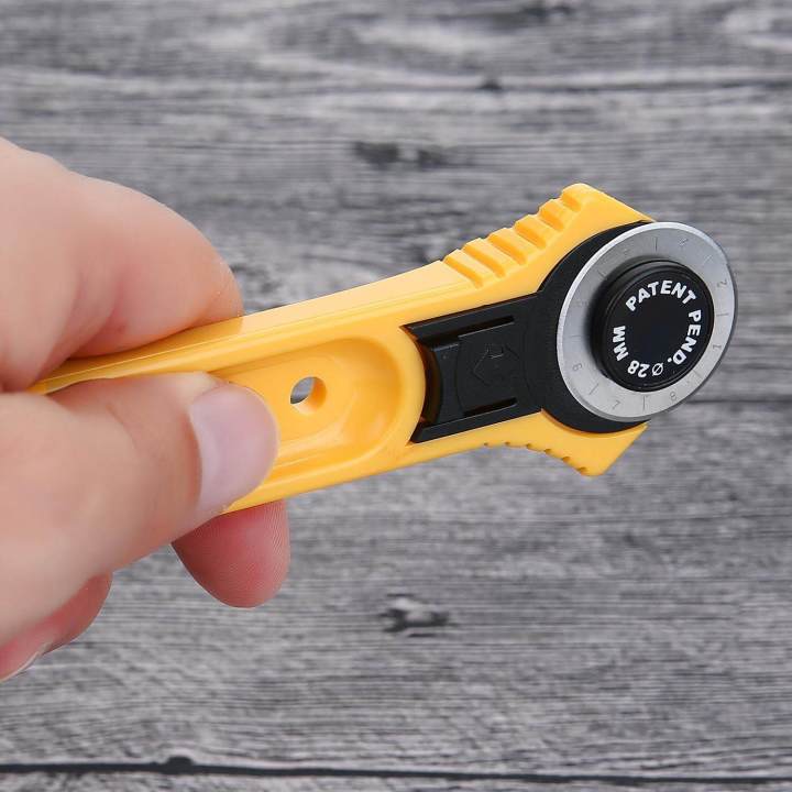 Rotary%20Cutter%20Knife%20Cloth%20Cutting%20Knife%20CutterStainless%20Steel%20Round%20Blade%20Diameter%2045mmRed+Gray%20-%20Image%208