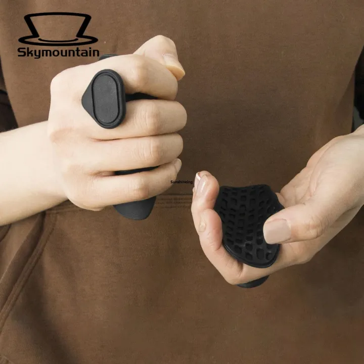 Gym%20Grip%20Accessories%20Non-slip%20Fingerless%20Gym%20Gloves%20for%20Weight%20Lifting%20Bodybuilding%20Silicone%20Workout%20Grips%20for%20Men%20Women%20Hand%20Protection%20for%20Deadlifts%20Pull-ups%20Breathable%20Hand%20Grips%20-%20Image%204