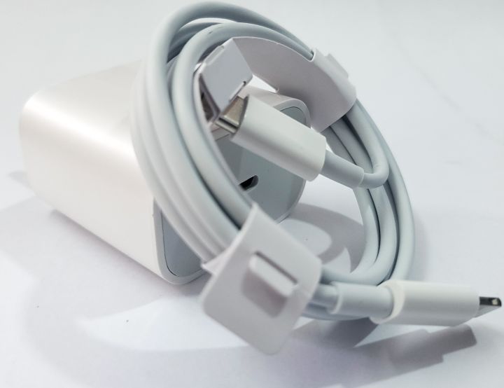 25W%20Charger%20For%2014%20Pro%20Max%20USB-C%20TO%20Lightning%20-%20Image%202