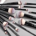 MAANGE 18 Pcs Makeup Brush Set With Bag MAG5810. 