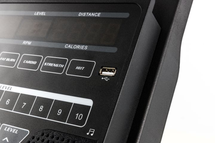 Sole%20New%20E20%20Elliptical%20(Cross%20Trainer)%20with%20incline%20-%20Image%209