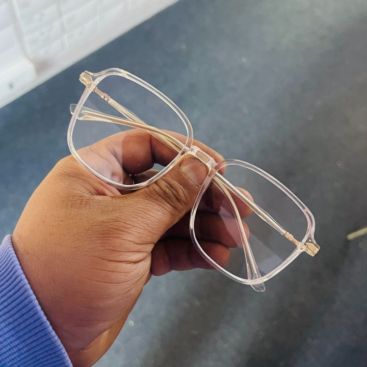 Elegant%20Women's%20Transparent%20Full%20Rim%20Eyeglasses%20with%20Clear%20Frame%20and%20Gold%20Accents%20-%20Image%203