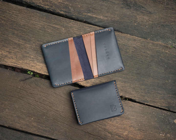 Baucha%20%7C%20Flamboyant%20Card%20Holder%20%7C%20Unisex%20Design%20%7C%20Handcrafted%20with%20Original%20Leather%20-%20Image%206