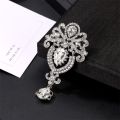Cross-border new products hot selling temperament men's and women's brooches fashionable glass silk scarf buckles crown crystal coat pins collar pins. 