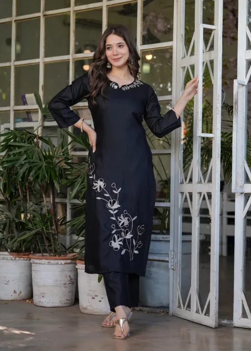 Women%E2%80%99s%20Viscose%20Rayon%20Embroidery%20Straight%20Kurta%20with%20Pant%20and%20Dupatta%20Set%20By%20Sapnaaz%20Fashion%20-%20Image%205