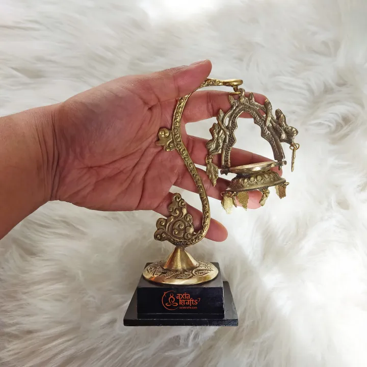 Axia%20Krafts%20Premium%20Hanging%20Dalucha%20With%20Stand%20%7C%20Premium%20Gifts%7C%20Gifts%20Stand%20-%20Image%202