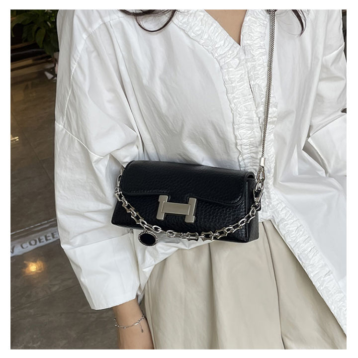 Women%E2%80%99s%20PU%20Leather%20Handbag%202607%20%7C%20Stylish%20Ladies%20Shoulder%20&%20Crossbody%20Bag%20with%20Chain%20Strap%20&%20Pendant%20%7C%20Party%20Casual%20Mini%20Bag%20for%20women%20-%20Image%202