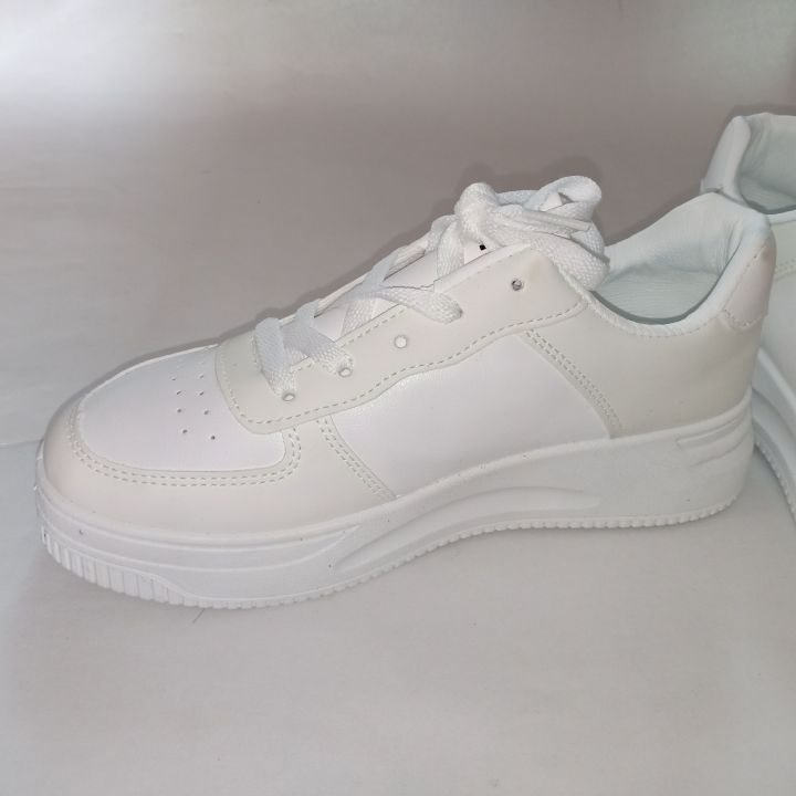 White%20Outdoor%20Color%20Changing%20Shoes%20For%20Women%20-%20Image%202
