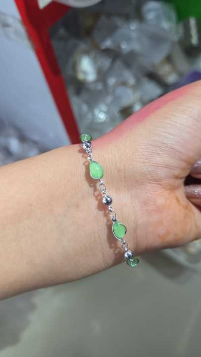 Rosa%20Stainless%20Steel%20Mint%20Green%20Bead%20Bracelet%20%7C%20Waterproof%20Non-Tarnish%20Chain%20%7C%20Silver%20Tone%20Link%20Bracelet%20%7C%20Minimalist%20Summer%20Accessory%20For%20Women%20-%20Image%202