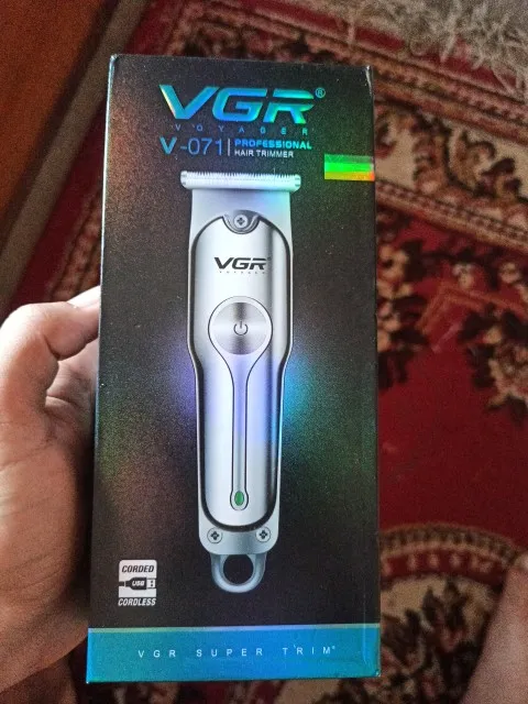 VGR%20071%20Professional%20Rechargeable%20Hair%20Trimmer%20for%20Men%20-%20Precision%20Grooming%20Tool%20-%20Image%203
