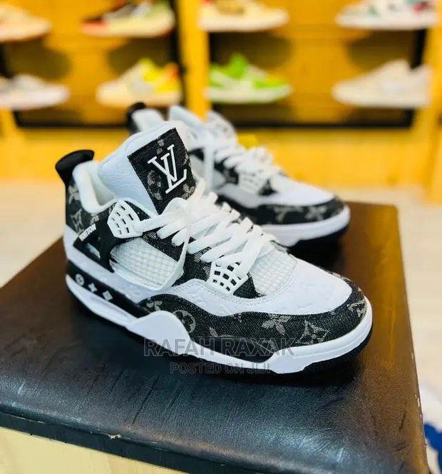 Fashion%20LV%20Sneaker%20Shoes%20For%20Men%20By%20Jutta%20Ghar%20Nepal%20-%20Image%202