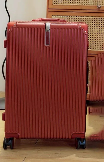 20"%20Classic%20Aluminium%20Frame%20Travel%20Trolley%20Luggage%20Bag%20-%20Image%202