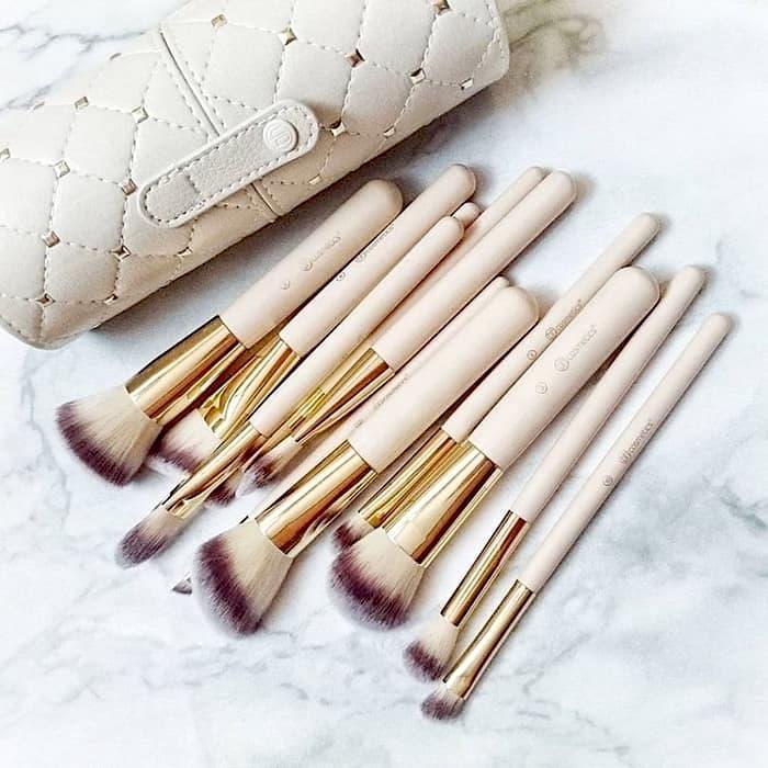 BH%20Cosmetics%20Studded%20Couture%20-%2012%20Piece%20Brush%20Set%20-%20Image%203