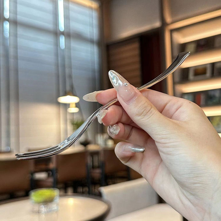 Kitchen%20accessories%20Stainless%20Steel%20Dinner%20Fork%20Long%20Handle%20Table%20Forks%20Set%20Korean%20Cutlery%20Four%20Tine%20Salad%20Dessert%20Fruit%20Forks%20Kitchen%20Demoo%20-%20Image%204