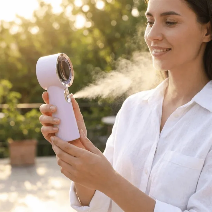 Mini%20Portable%20Handheld%20Spray%20Fan%20High-Speed%20Rechargeable%20Water%20Spray%20Mist%20Fan%203-Speed%20Wind%20Lightweight%20Cooling%20Atomizing%20Hydrating%20Fan%20Office%20-%20Image%204