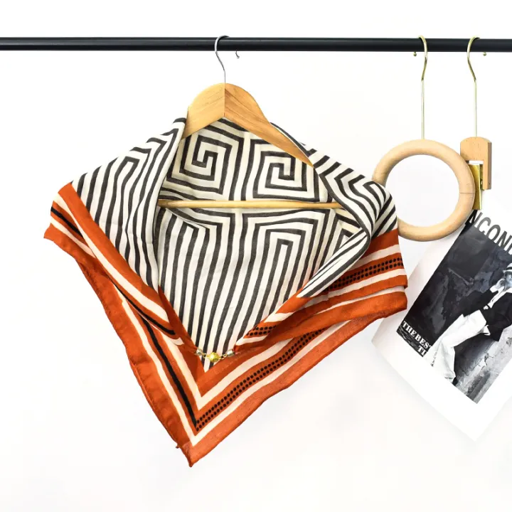 Suzhou%20and%20Hangzhou%20portable%20lazy%20magnetic%20buckle%20triangle%20scarf%20multi-purpose%20wholesale%20autumn%20and%20winter%20shawls,%20square%20scarves,%20silk%20scarves,%20scarves,%20high-end%20sense%20-%20Image%207
