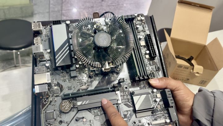 Powerful%20Ryzen%205%208600G%20Gaming%20PC%20Setup%20with%20Gigabyte%20AM5%20A620M%20V2%20DDR5%20Board,%20DDR5%2016GB%204800Mhz%20RAM%20-%20Image%205