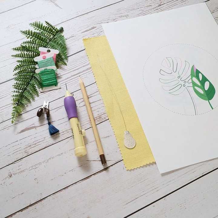 Magic%20Embroidery%20Pen/%20Punch%20Needle/Embroidery%20Stitching%20Punch%20Needle%20Pen%20-%20Image%206