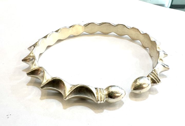 PURE%20SILVER%20HANDMADE%20RAIYA%20BALA%20FOR%20WOMEN%20250=265%20-%20Image%204