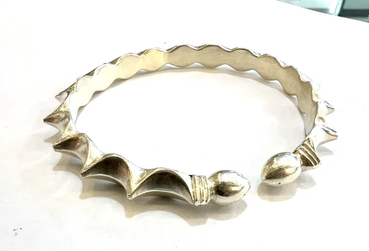 PURE%20SILVER%20HANDMADE%20RAIYA%20BALA%20FOR%20WOMEN%20250=265%20-%20Image%204