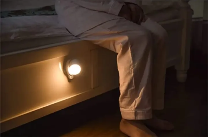 Intelligent%20Induction%20Motion%20Sensor%20Light%20Operated%20With%203XAAA%20Battery%20Shop4you%20-%20Image%204