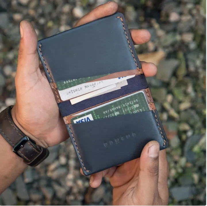 Baucha%20%7C%20Flamboyant%20Card%20Holder%20%7C%20Unisex%20Design%20%7C%20Handcrafted%20with%20Original%20Leather%20-%20Image%203