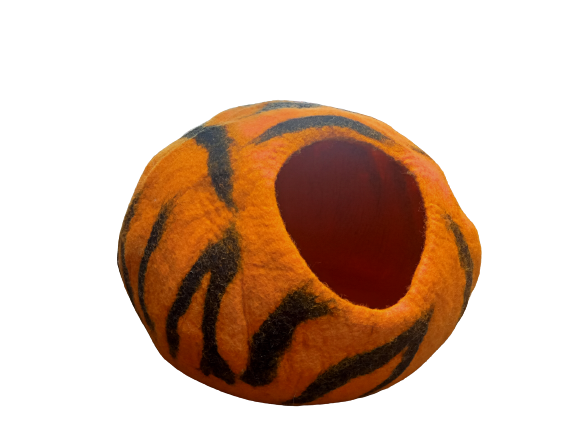 Yellow%20Color%20HandFelted%20Eco-Friendly%20Felt%20Cat%20House%20-%20Image%205