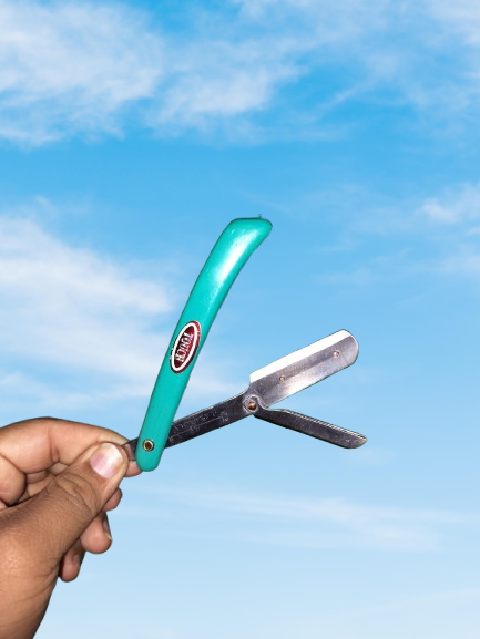 Straight%20Edge%20Stainless%20Steel%20Disposable%20Razor%20/Barber%20Razor%20/Ustara-%201Pcs%20-%20Image%205