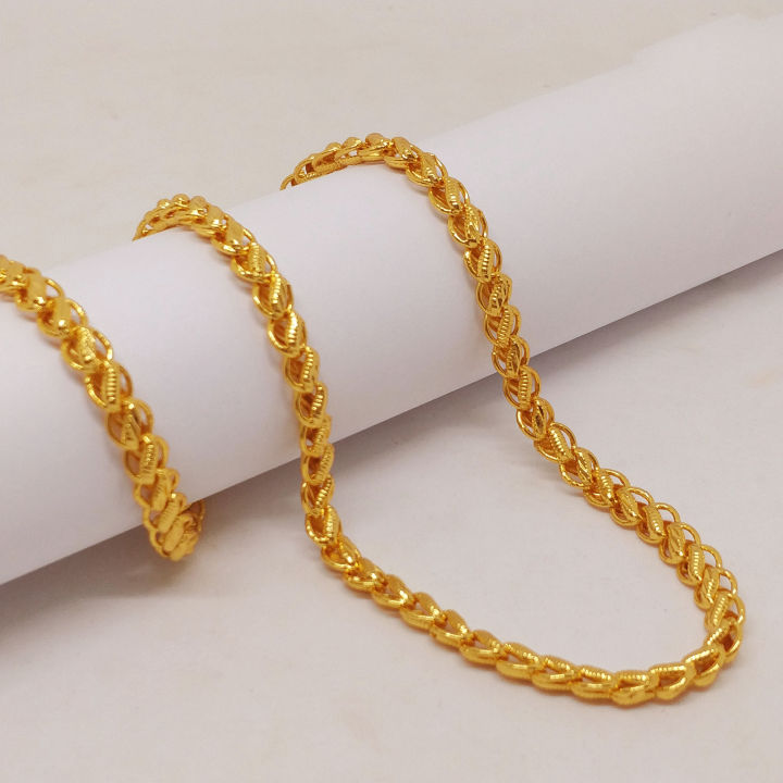 Gold%20Plated%20Long%20And%20Heavy%20Chain%20%7C%20Moto%20Chain%20For%20Unisex%20Gold%20Plated%20Gold%20Looks%20Moto%20Chain%2020%20Inch%20for%20Men%20&%20Women%20%7C%20Jewelry%20in%20Nepal%2020%20Inches%20Gold%20Plated%20Moto%20Chain%20Necklace%20for%20Men%20&%20Women%20%7C%20Unisex%20Gold%20Look%20Chain%20Jewelry%20-%20Image%202