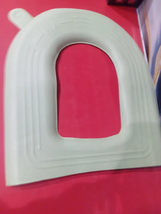 Warm%20And%20Waterproof%20Bathroom%20Toilet%20Seat%20Cover%20Pads%20Soft%20Thickened%20-%20Image%202