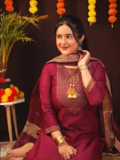 Women%20Cotton%20Blend%20Kurti%20Pant%20Dupatta%20Set%20Traditional%20Ethnic%20wear%20for%20Occasion%20Casual%20Festive%20Party%20Wedding%20-%20Image%203