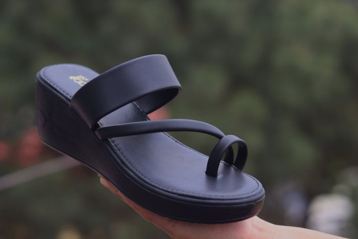 New%20Fashion%20PU%20Casual%20Wedge%20Heel%20Ladies%20Luxury%20Soft%20Sandals%20-%20Image%202