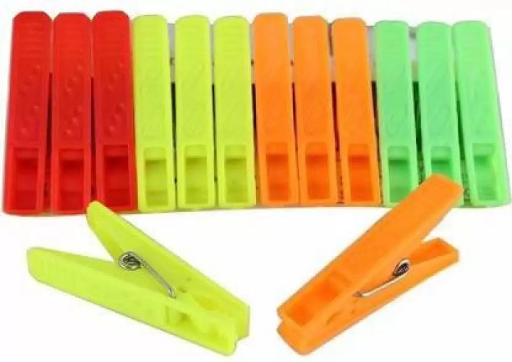 20-Pack%20Cloth%20Clips%20-%20Multicolor%20Laundry%20Pegs%20-%20Image%205