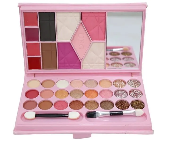 Bizzy%20Professional%20Makeup%20Kit%20All%20IN%201%20Mini%20Wallet%20Makeup%20Kit%20For%20Girls%20Kids%20Premium%20Quality%20-%20Image%202
