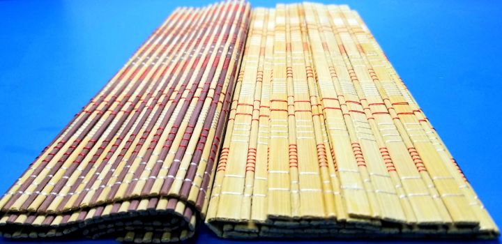 TMS%20High%20End%20Japanese%20Imported%20All%20Natural%20Materials%20Bamboo%20Rectangular%20Sushi%20Rolling%20Mat%20(9.5%20Inch%20X%2010%20Inch)%20Sushi%20Roller%20-%20Image%204