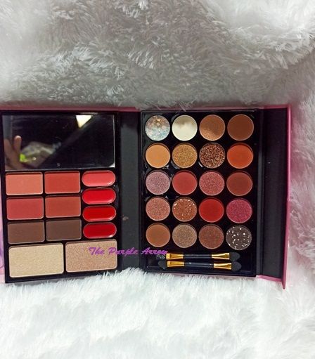 Eyeshadow%20Palette%20-%20All%20In%20One%20Makeup%20Anylady%20Palette%20Set%20Random%20Design%20-%20Image%203