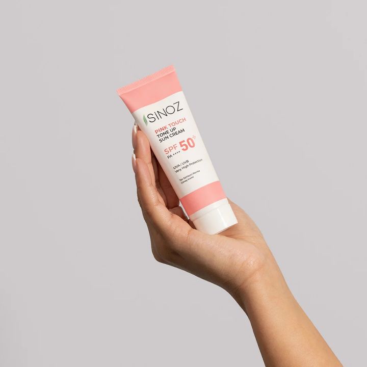SiNOZ%20Pink%20Touch%20Tone%20Up%20Sunscreen%20Cream%2050%20ml%20%7C%20SPF%2050+%20%7C%20UVA%20UVB%20Very%20High%20Protection%20%7C%20PA++++%20%7C%20with%20Calamine%20-%20Image%203