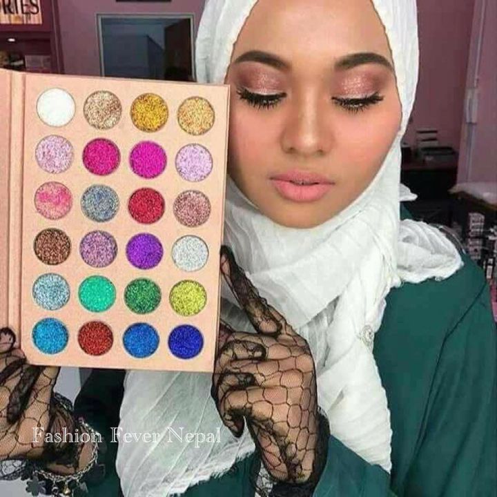 Cleof%20Glitter%20Eyeshadow%20Palette%20-%20Image%207