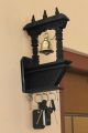 Bell in Wooden Frame Wall Mounted Key Holder with 5 Hooks Traditional Design Keyring Storage. 