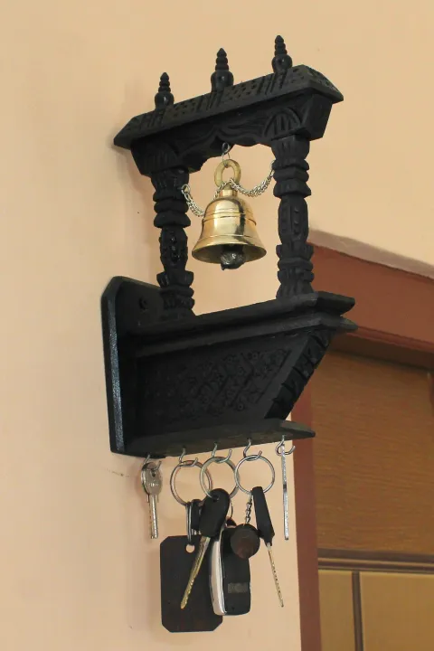 Bell%20in%20Wooden%20Frame%20Wall%20Mounted%20Key%20Holder%20with%205%20Hooks%20Traditional%20Design%20Keyring%20Storage%20-%20Image%204