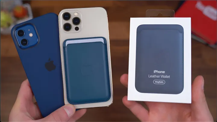 iPhone%20Magnetic%20Leather%20Wallet%20with%20MagSafe%20And%20Notification%20Super%20Fine%20Quality%20-%20Image%207