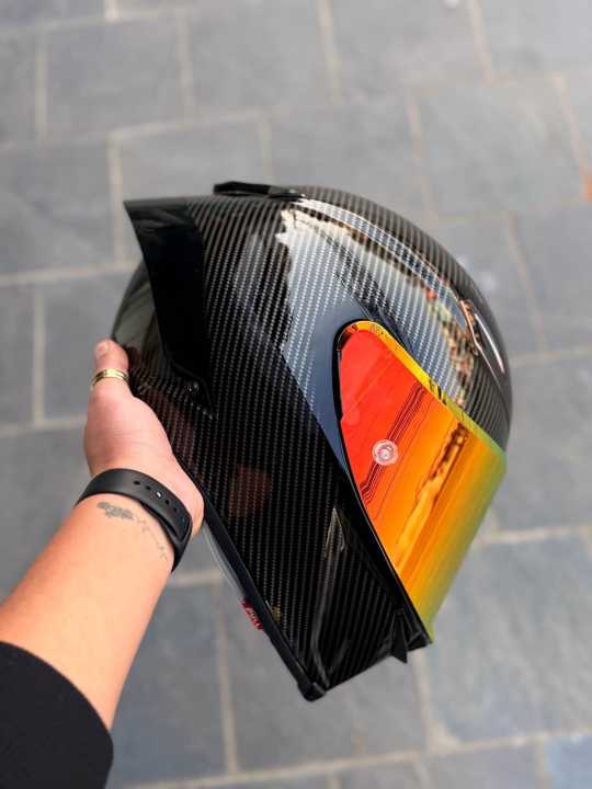 Agv%20Pista%20Gprr%20Replica%20Carbon%20helmet%20-%20Image%204