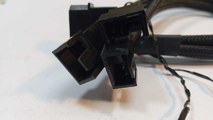 IDE%20CONNECTOR%204Pin%20PMW%20Fan%20Splitter%20Cable%20to%203Pin/4Pin%20PC%20Case%20Fan%20Sleeved%20Adapter%20Cable%201%20to%203%20PMW%20Fan%20Splitter%20Extension%20Power%20Cable%20Splitter%20Y%20Power%20Adapter%20Cable%20PC%20Computer%20Cooling%20Fan%20Wire%20Connector%20-%20Image%203