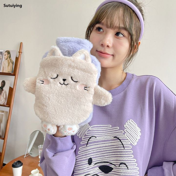 Sutuiying%20Cartoon%20Plush%20Hot%20Water%20Bottle,%20Water%20Filling%20Hot%20Water%20Bottle%202025%20New%20Can%20Be%20Inserted%20Into%20The%20Hand%20Flushing%20Water%20Warming%20Hand%20Bag%20-%20Image%207