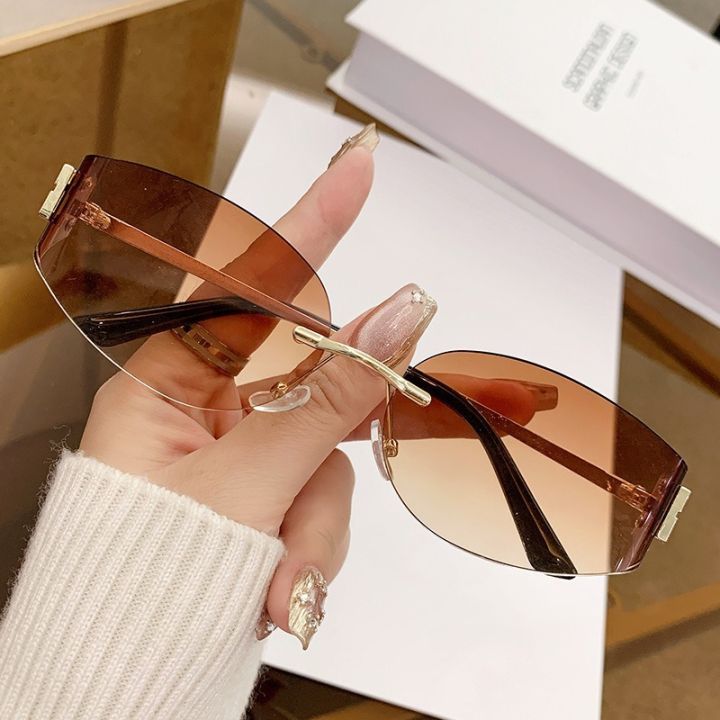 Cross-border%20New%20Frameless%20Miu%20Home%20Y2K%20Curved%20Sunglasses%20ins%20Women's%20High-End%20Style%20Hot%20Girl%20Street%20Style%20Versatile%20Sunglasses%20Wholesale%20-%20Image%208