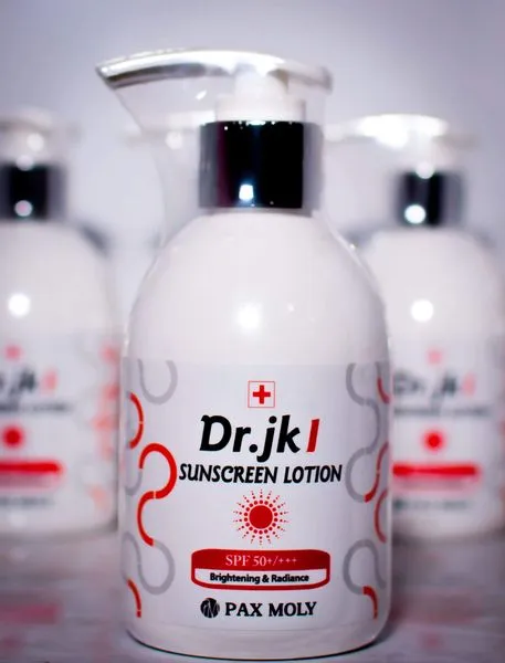 Dr.Jk%201%20Sunscreen%20Cream%20SPF%2050+%20PA+++%20UVA/UVB%20200ml%20-%20Image%203